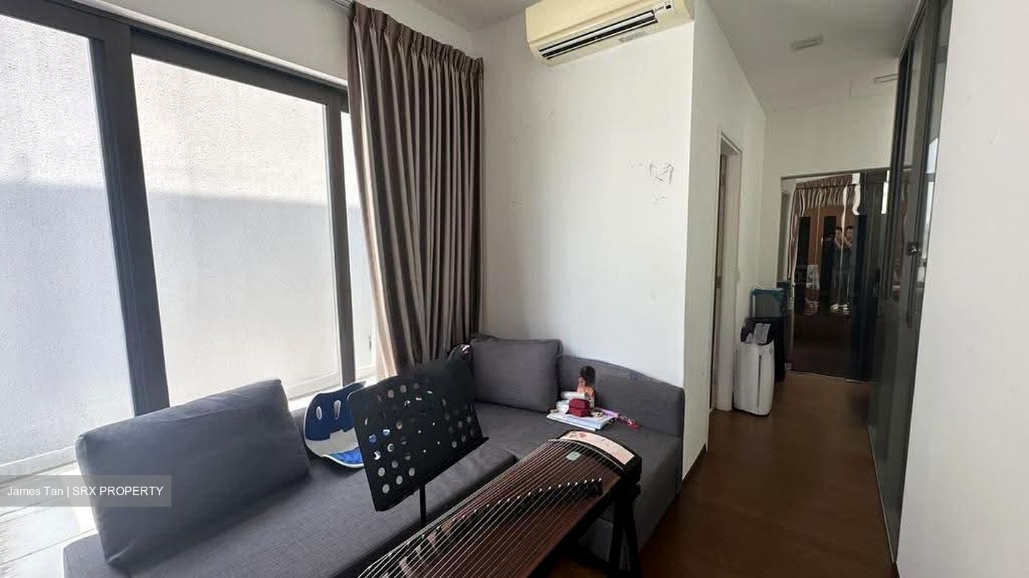 Kovan Regency (D19), Terrace #616440471
